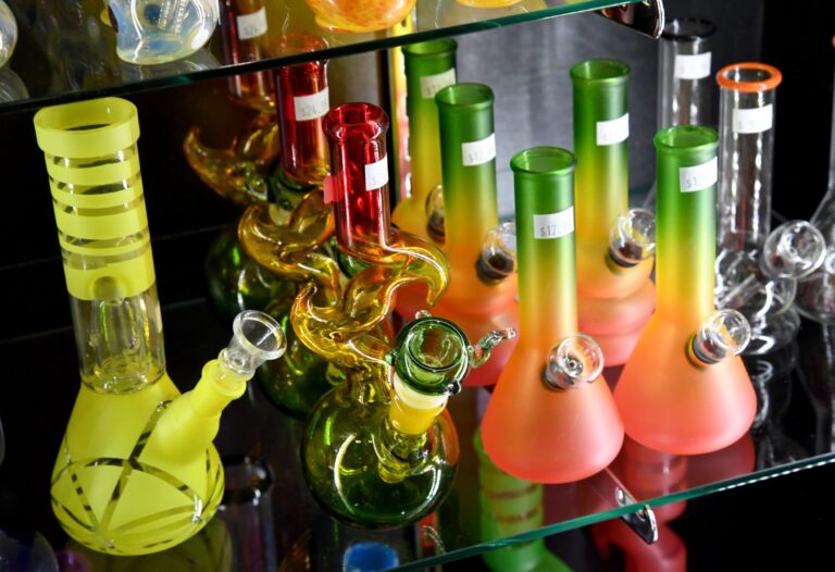 comfort form of miniatured bongs