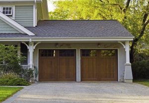 garage door doesn't close smoothly